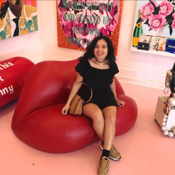 Meet your Posher, Dayana - Picture 1 of 1